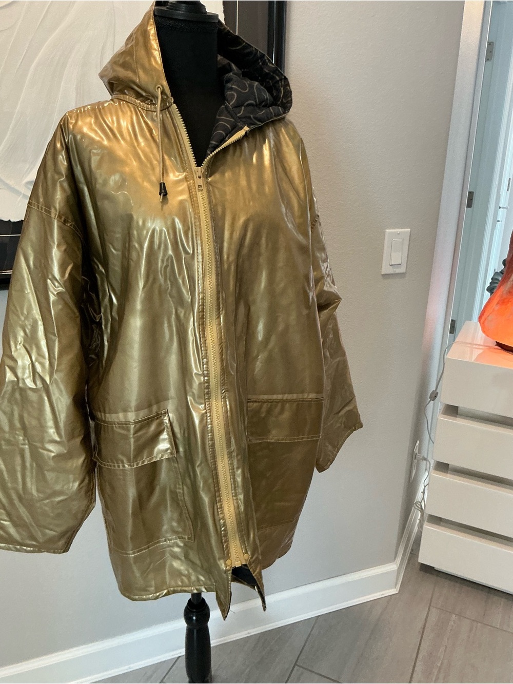 Vintage Wippette gold metallic hooded raincoat/jacket L